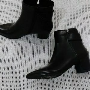 Short leather booties - 10 Narrow, never worn